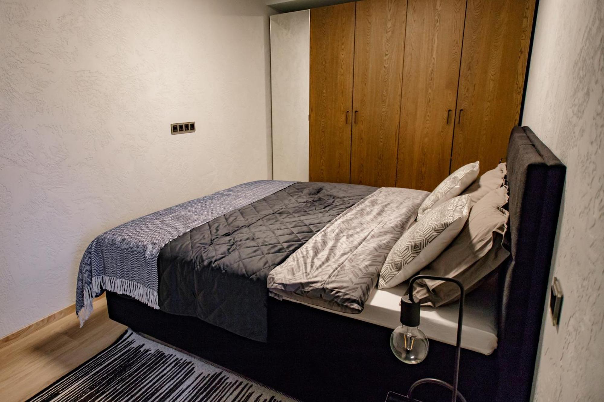 Hales Old Town Urban Apartments Vilnius Room photo